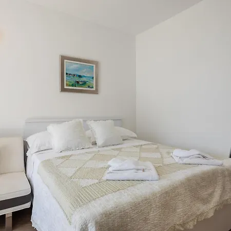 Caleta Seaview Ii - Pool & Jacuzzi لوكفا روجوزنيكا