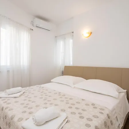 Apartment Caleta Seaview Ii - Pool & Jacuzzi