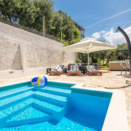 Caleta Seaview Ii - Pool & Jacuzzi Apartment *